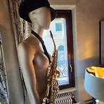 Juliets Bed Art Appartement Verona