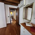Juliets Bed Art Appartement Verona