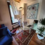 Juliets Bed Art Verona