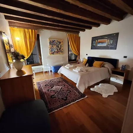 Appartement Juliets Bed Art *
