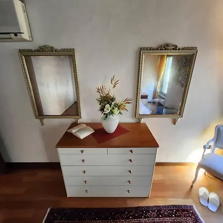 Juliets Bed Art * Verona